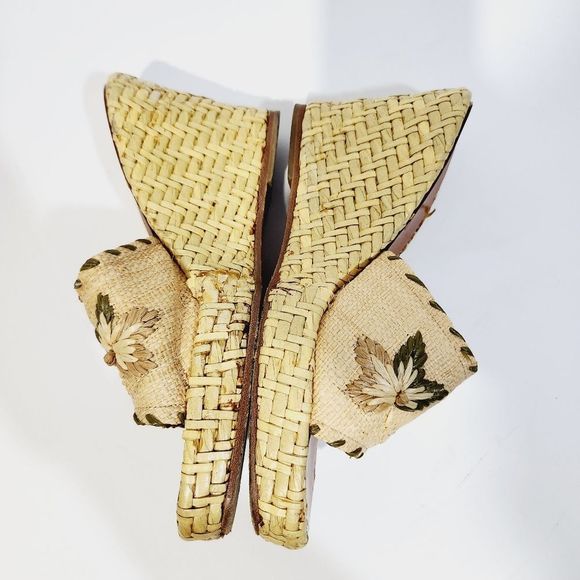 Isaac Mizrahi  size 6 wicker floral wedge slip on sandal shoes - Picture 11 of 12